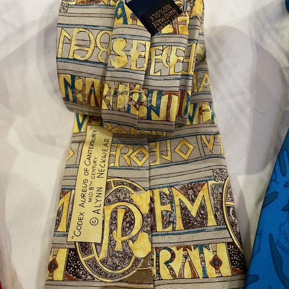 Designer Ties Lot - Picture 6 of 13